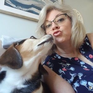 Meet your Posher, Dana